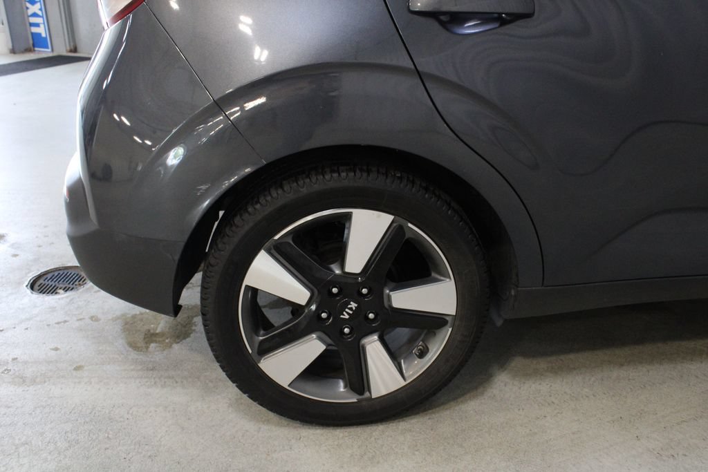 Used 2020 Kia Soul EX FWD image 26