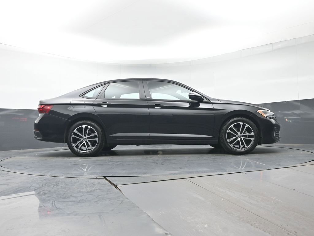 Used 2023 Volkswagen Jetta Sport image 30