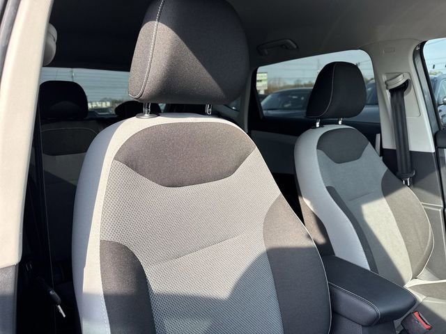 Used 2022 Volkswagen Taos S image 22