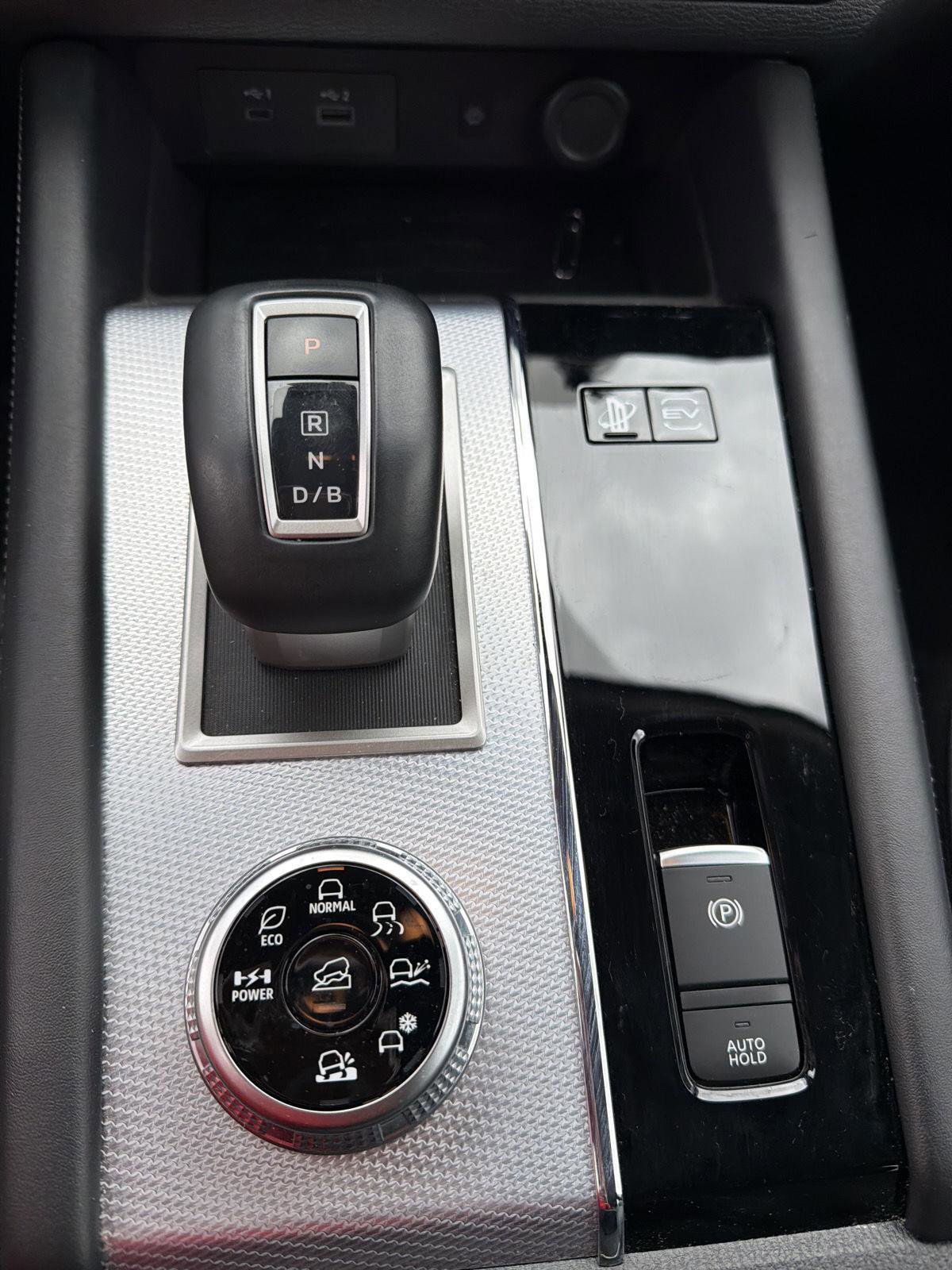 Used 2024 Mitsubishi Outlander 4WD Plug-In Hybrid image 15