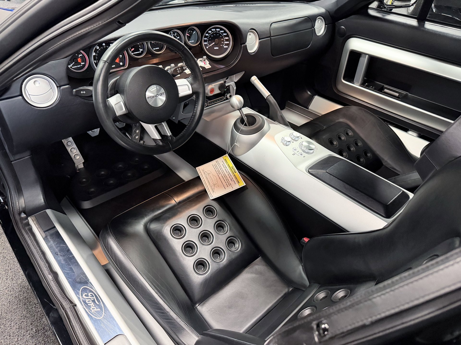 Used 2005 Ford GT image 19