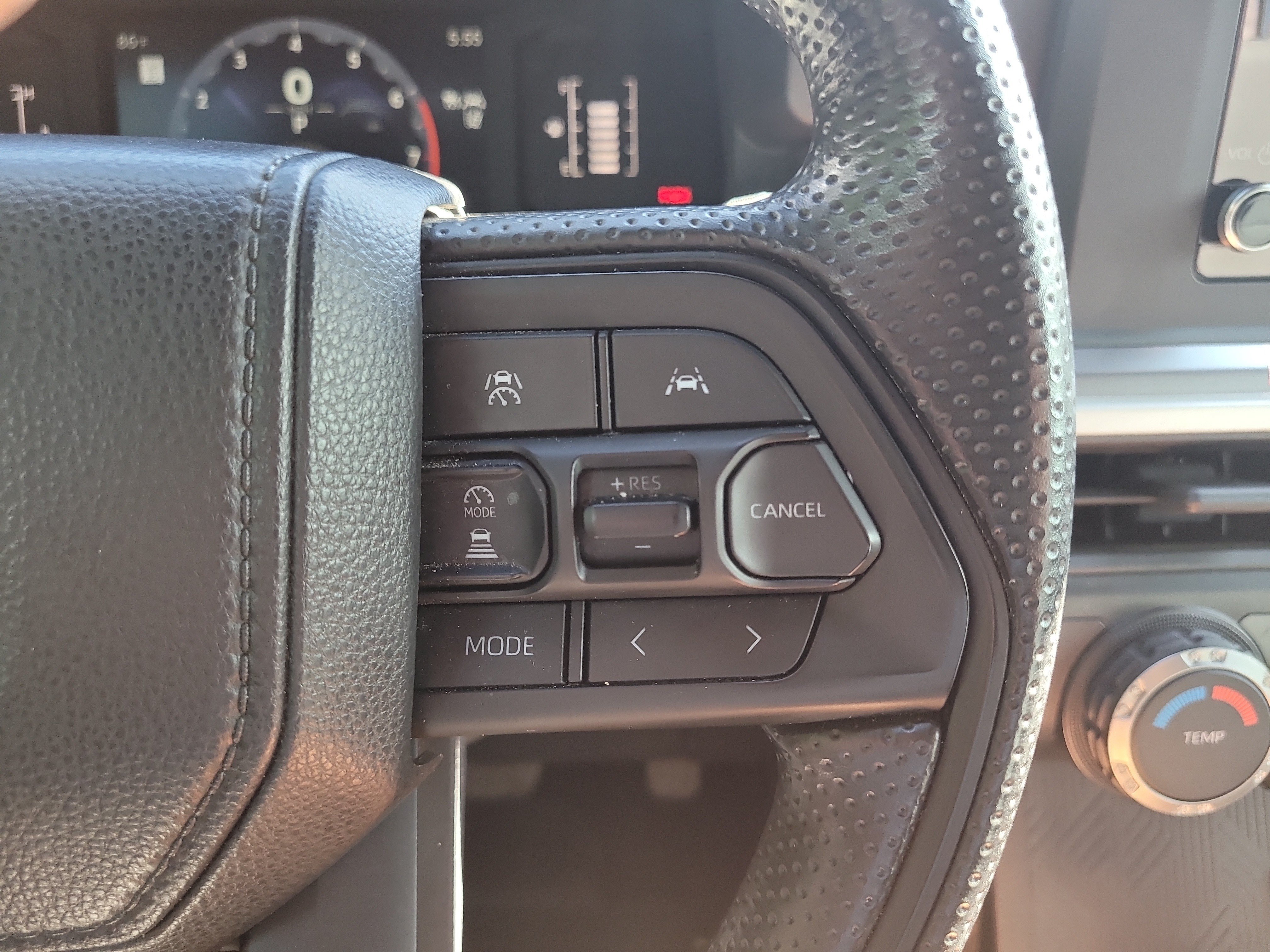Certified 2024 Toyota Tacoma SR5 AWD/4WD image 31