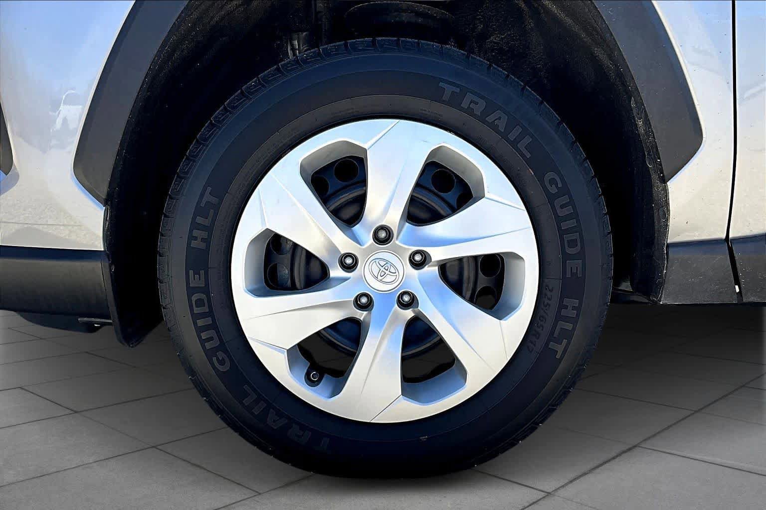 Used 2020 Toyota RAV4 LE w/ All Weather Liner Package AWD/4WD image 11