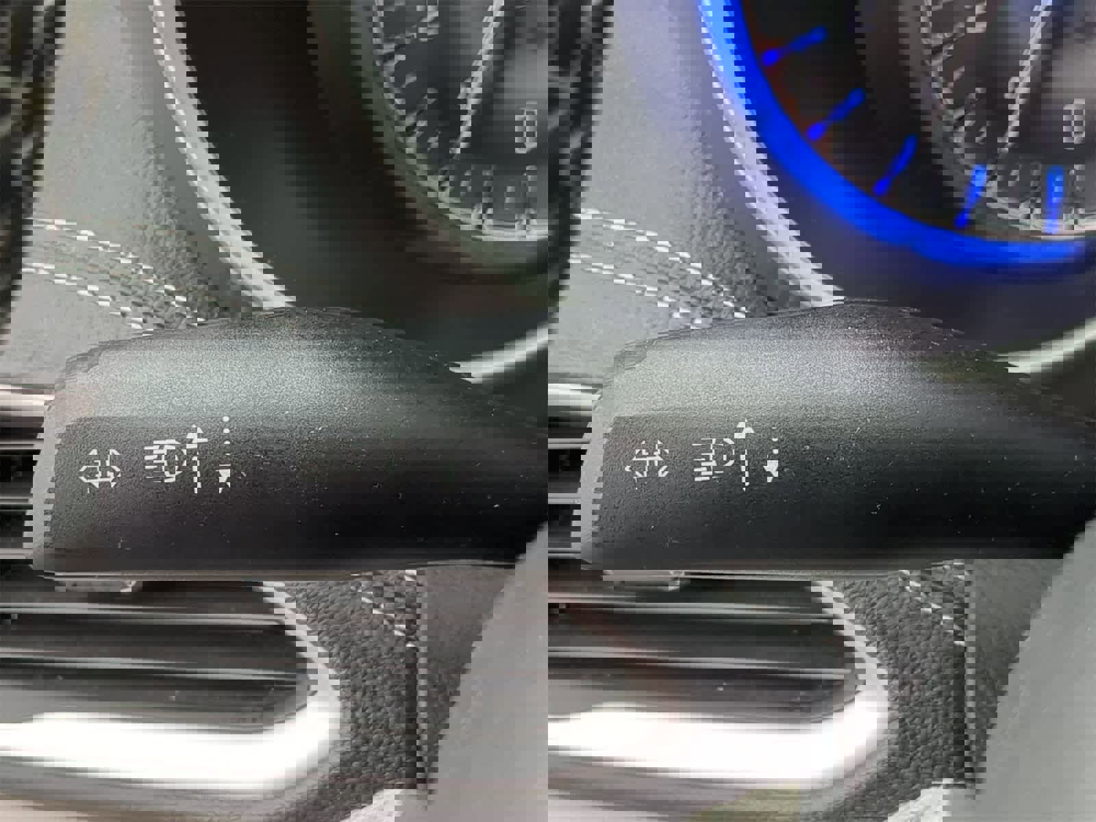 Used 2023 Chrysler Pacifica Touring-L image 26