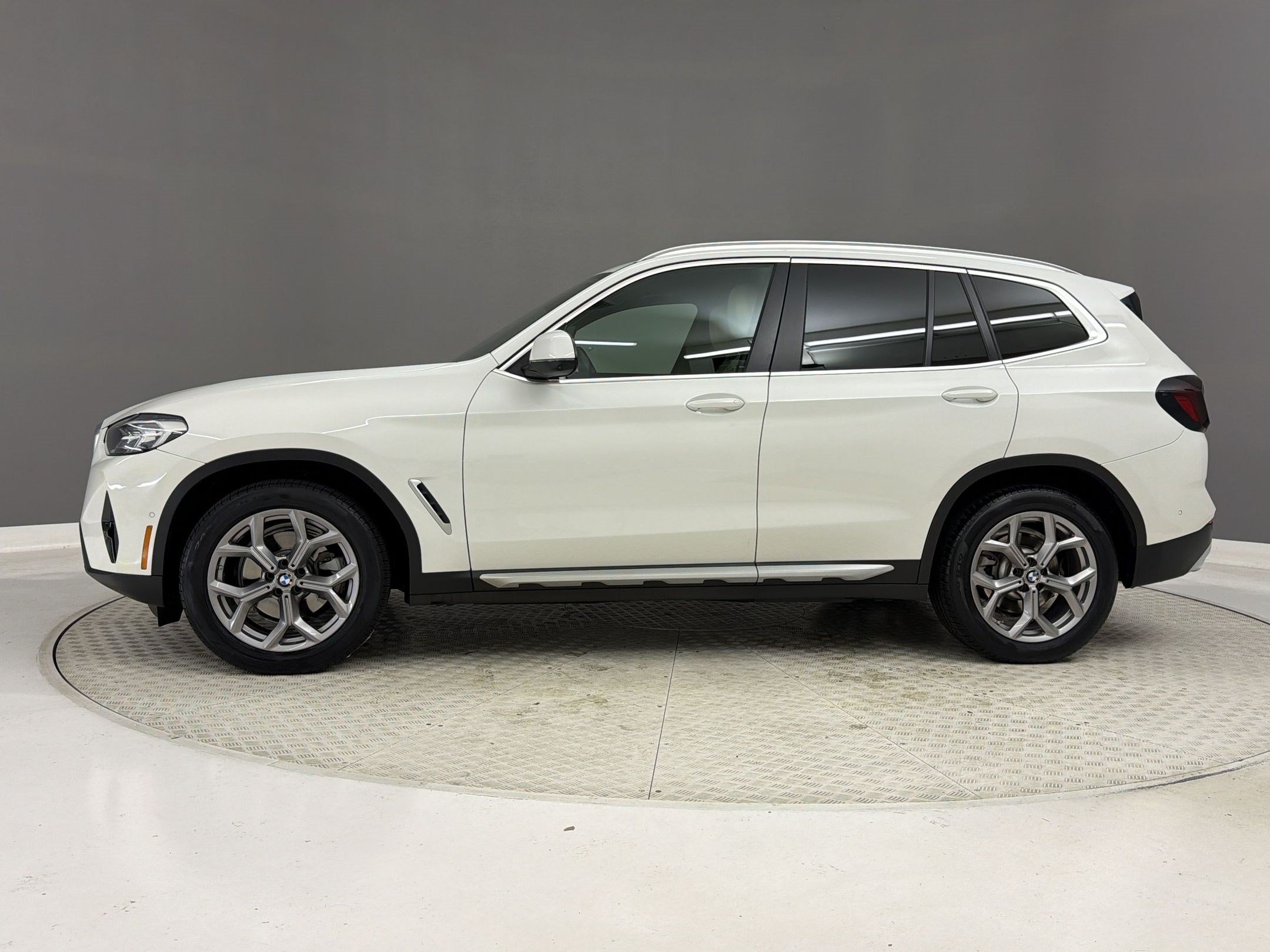 Certified 2023 BMW X3 sDrive30i w/ Premium Package RWD image 2