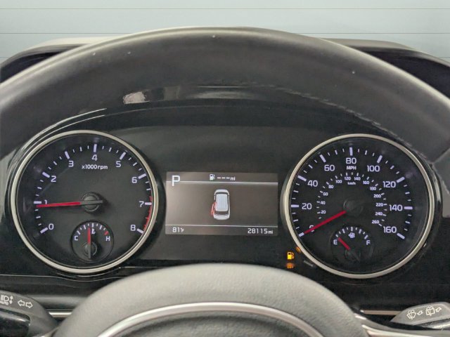 Certified 2024 Kia Carnival EX FWD image 17