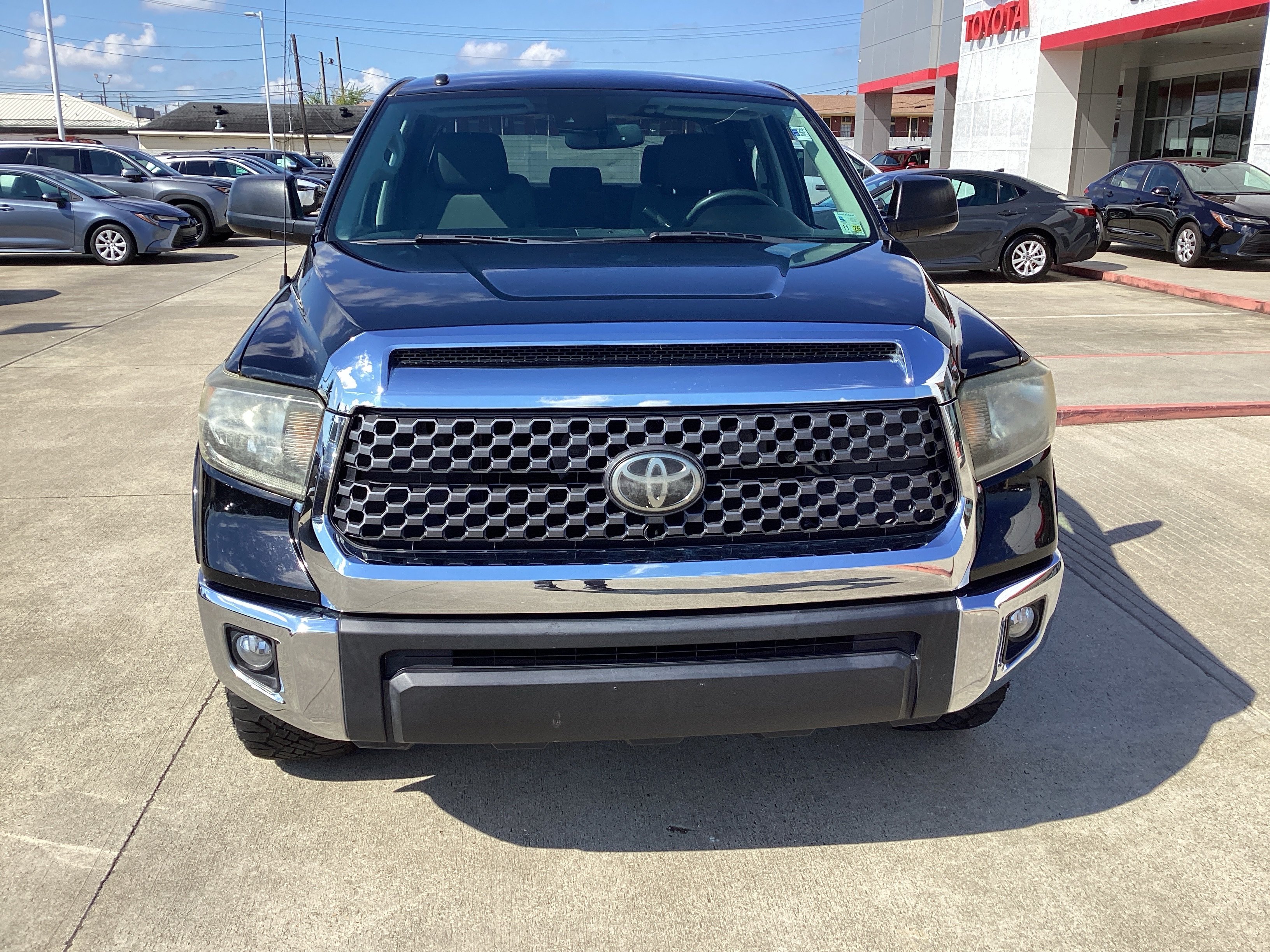 Used 2019 Toyota Tundra SR5 RWD image 2