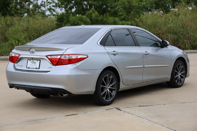 Certified 2017 Toyota Camry XSE FWD image 7