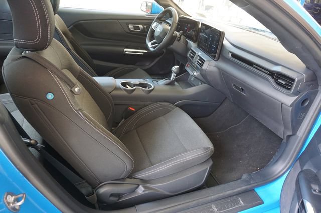 Used 2024 Ford Mustang Coupe RWD image 3
