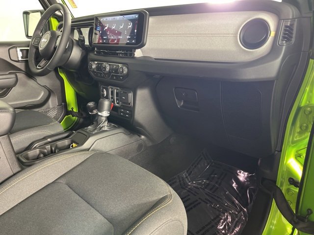 Used 2025 Jeep Wrangler Sport image 32