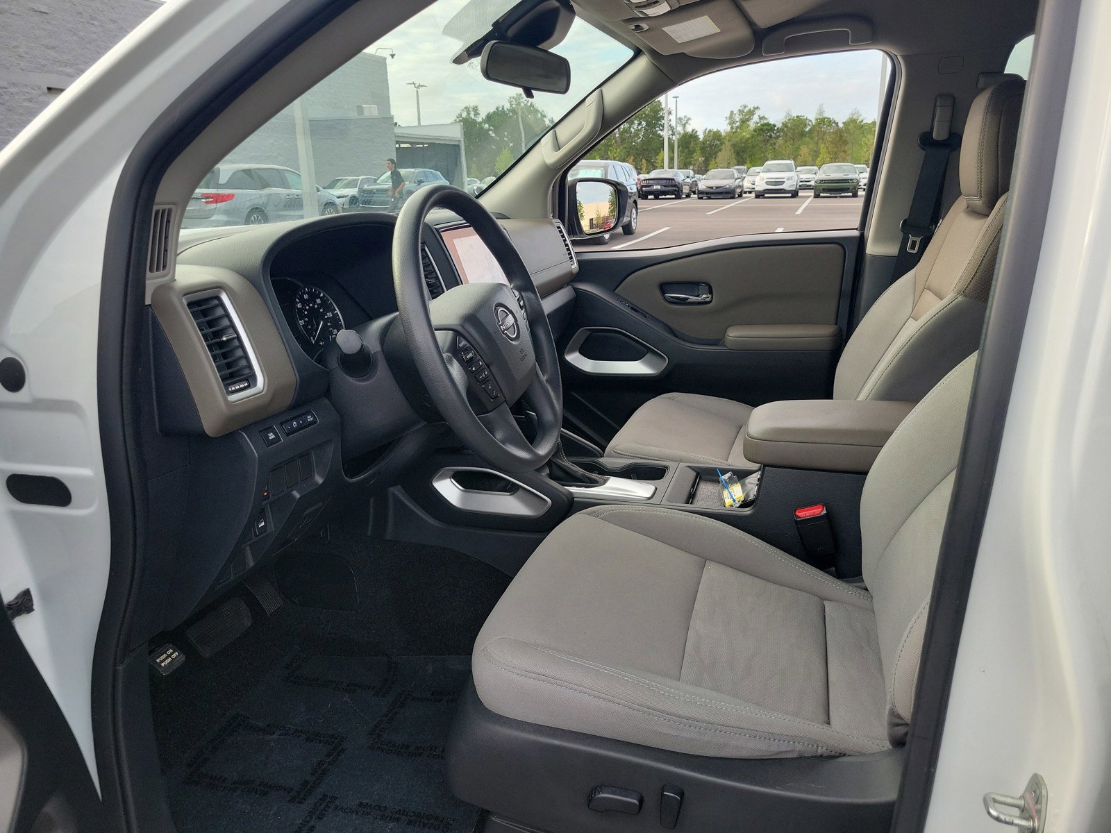Used 2022 Nissan Frontier SV w/ Technology Package image 15