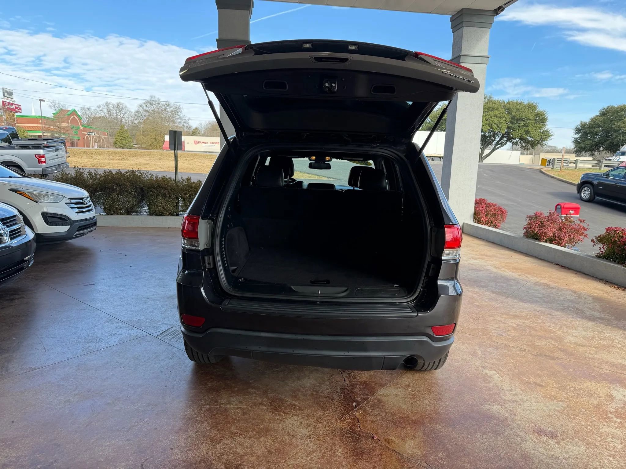 Used 2015 Jeep Grand Cherokee Laredo w/ Quick Order Package 23E image 21