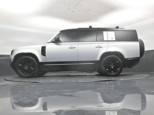 Used 2024 Land Rover Defender 130 X-Dynamic SE AWD/4WD image 55