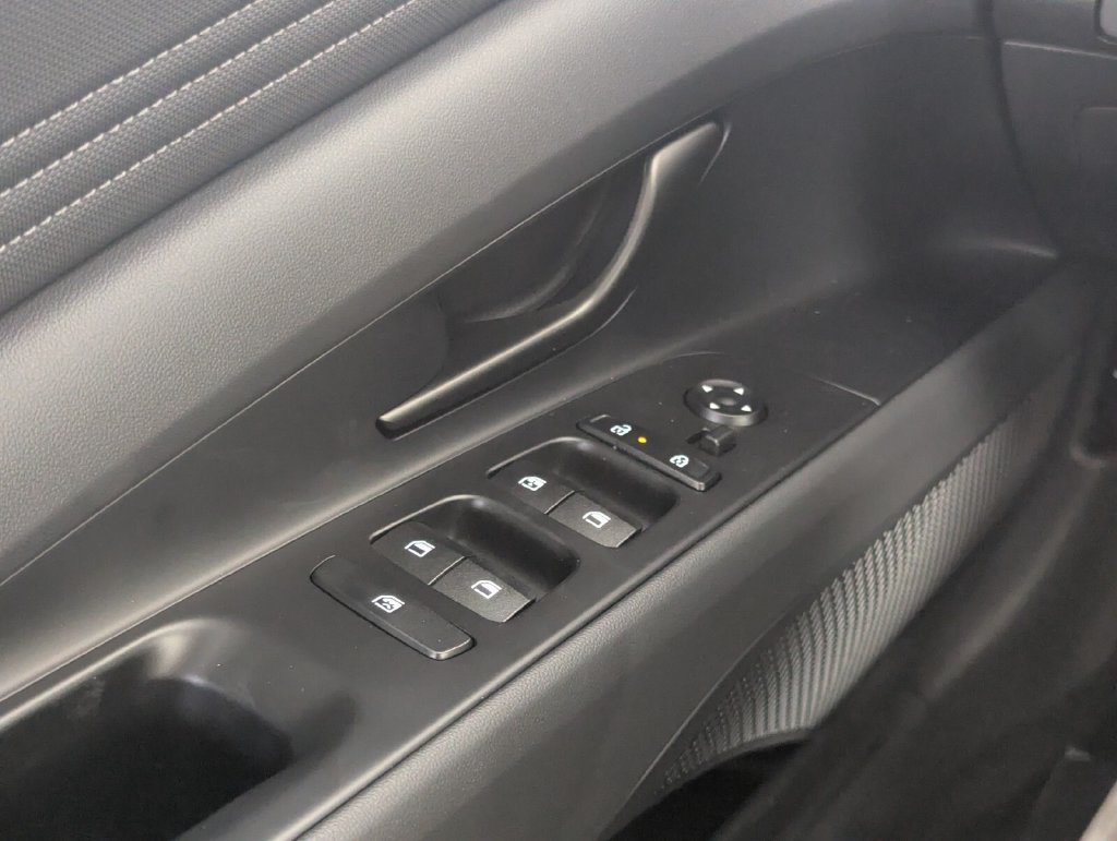 New 2026 Hyundai Elantra SEL Sport FWD image 15