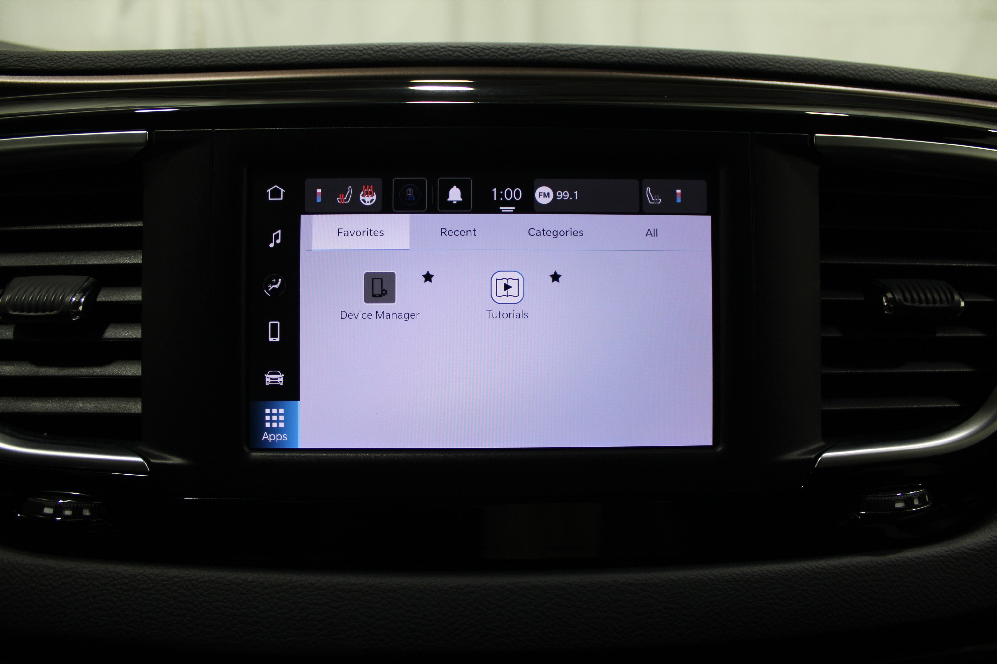 Used 2024 Chrysler Voyager LX image 19