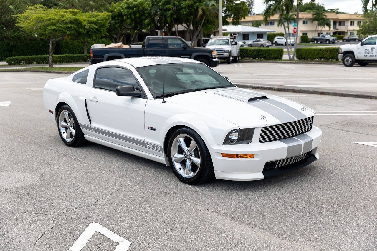 Used 2007 Ford Mustang GT RWD image 2