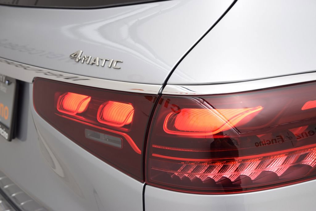 Used 2025 Mercedes-Benz GLS 450 4MATIC image 14