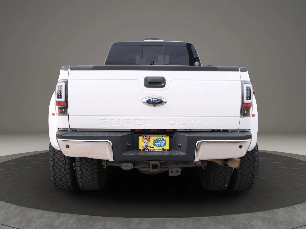 Used 2015 Ford F350 Lariat w/ Lariat Interior Package image 4