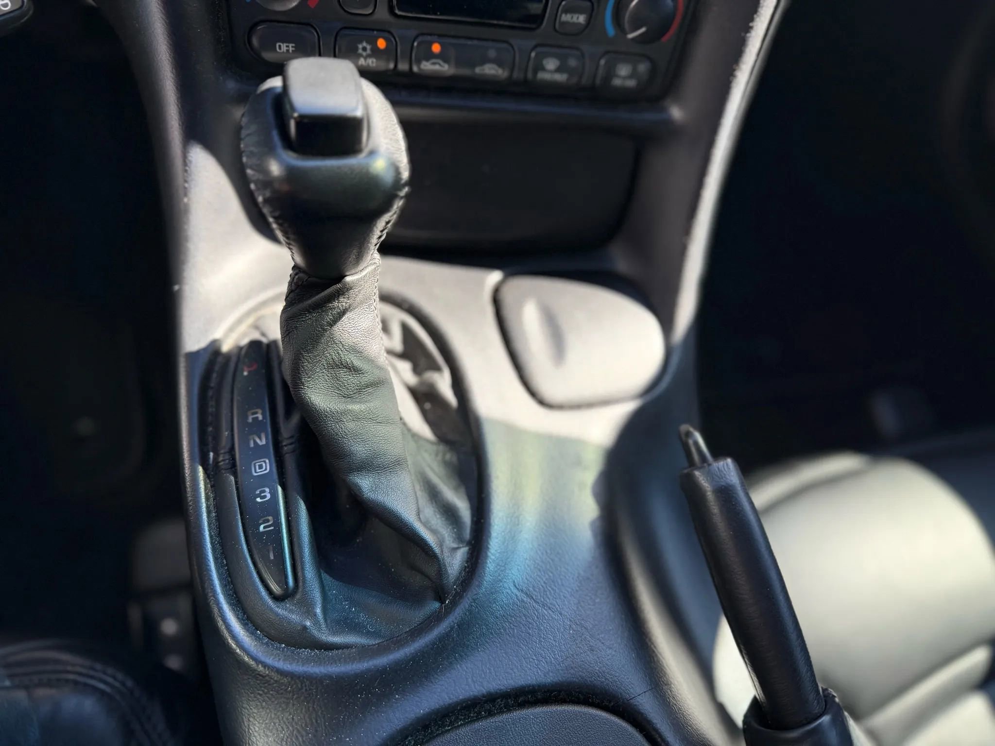 Used 2001 Chevrolet Corvette Coupe w/ Preferred Equipment Group2 image 26