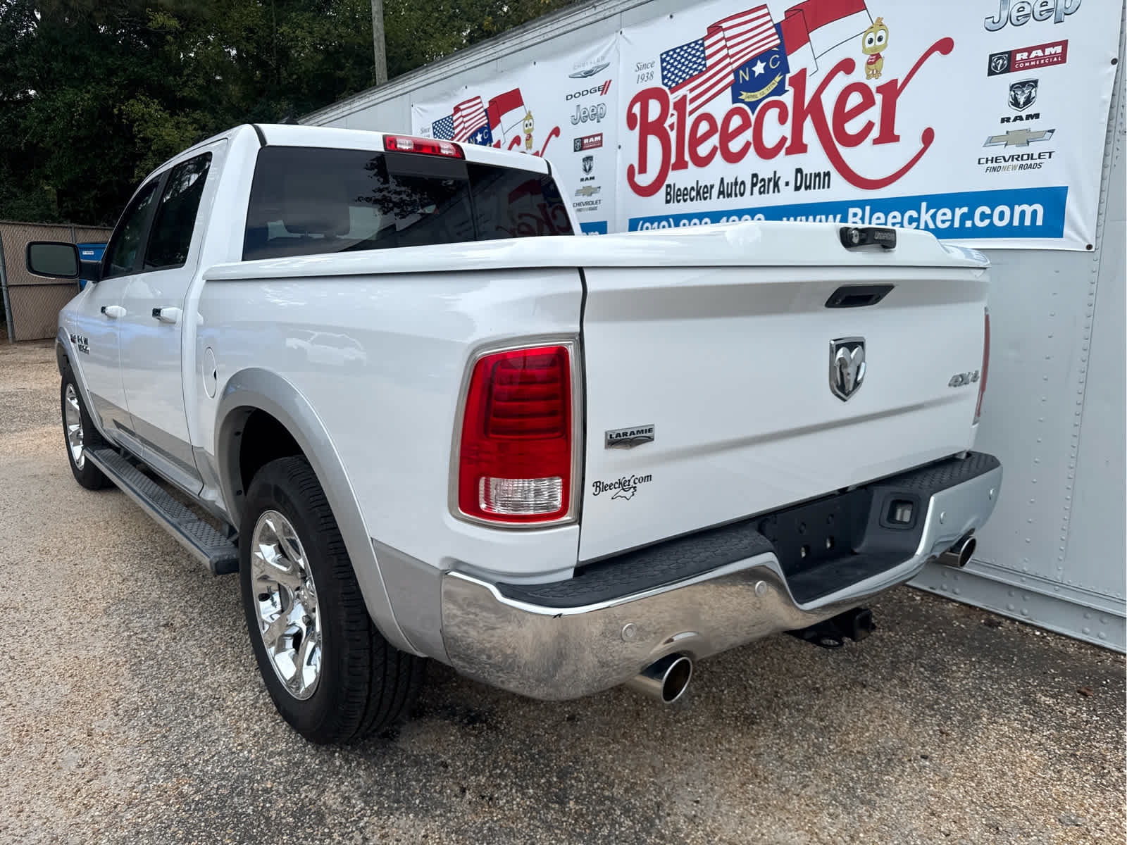 Used 2014 RAM 1500 Laramie w/ Convenience Group AWD/4WD image 8