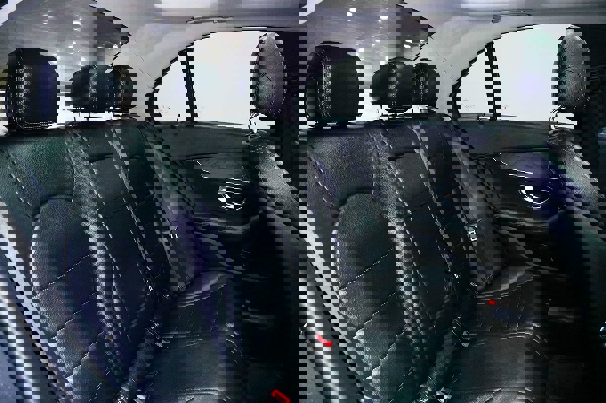 Used 2016 Mercedes-Benz C 350e Sedan image 28