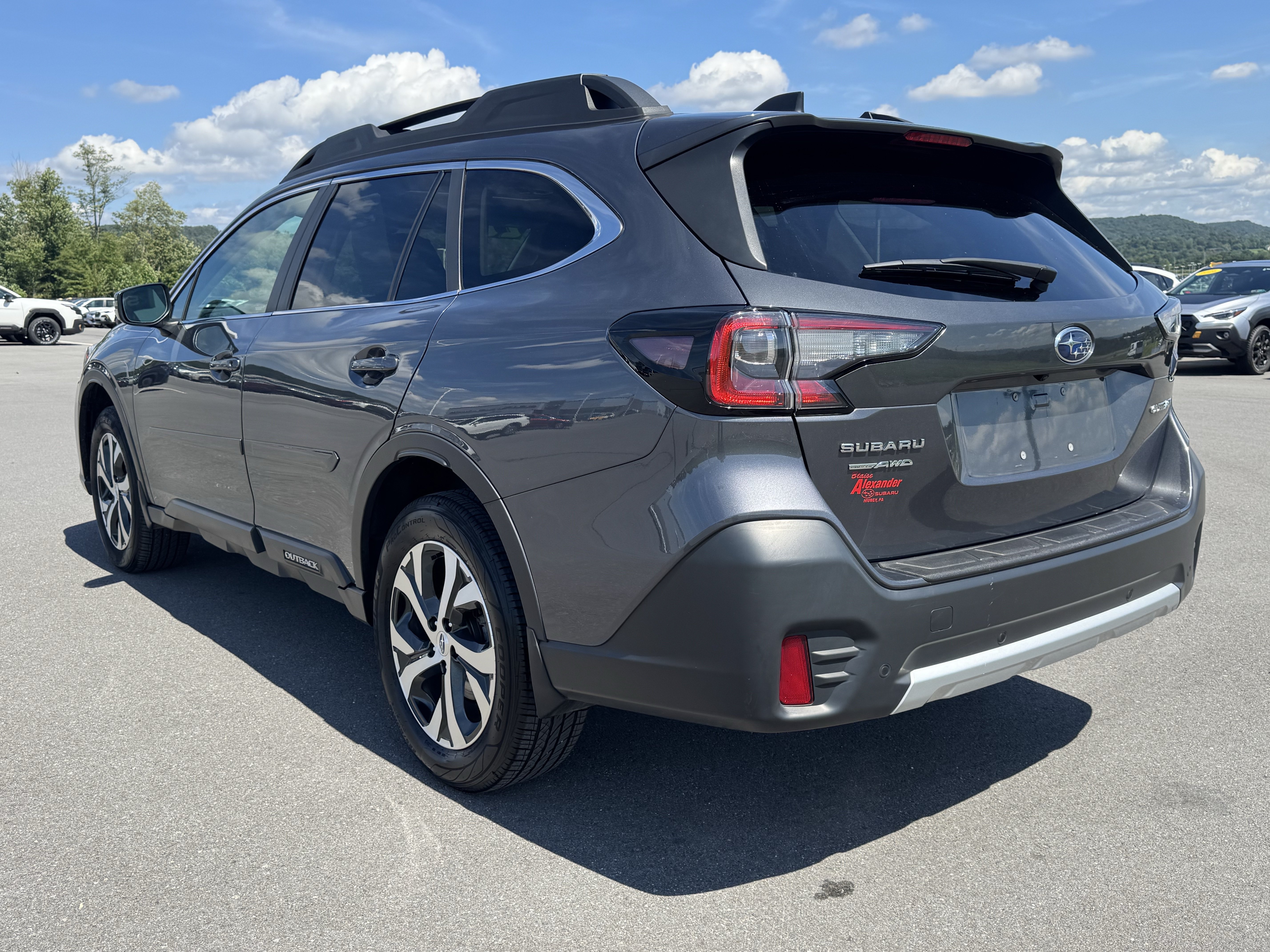 Used 2022 Subaru Outback Limited AWD/4WD image 6