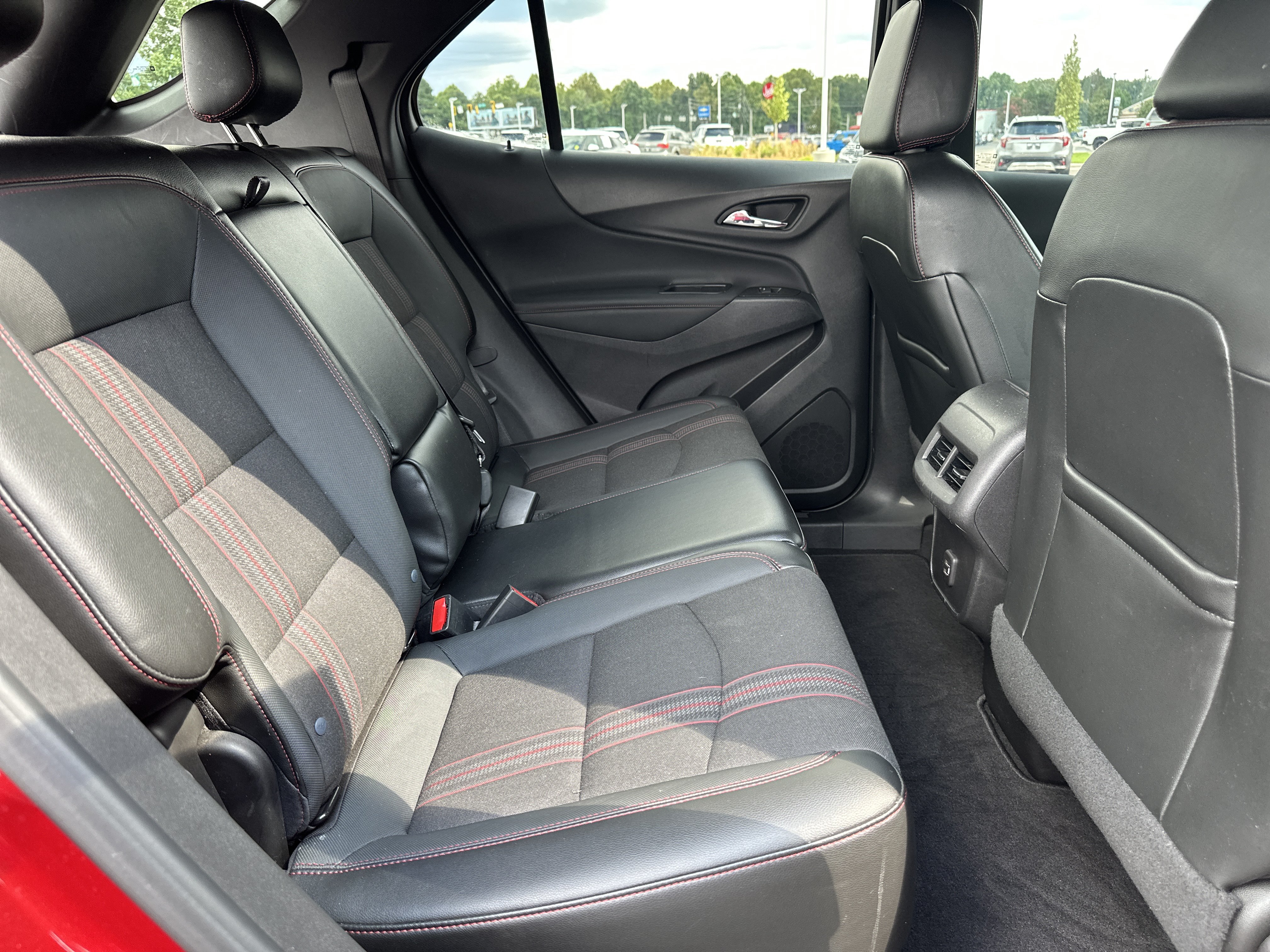 Used 2023 Chevrolet Equinox RS FWD image 16