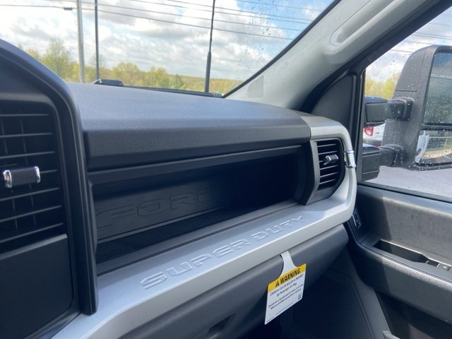 New 2025 Ford F350 XL w/ XL Off-Road Package image 23