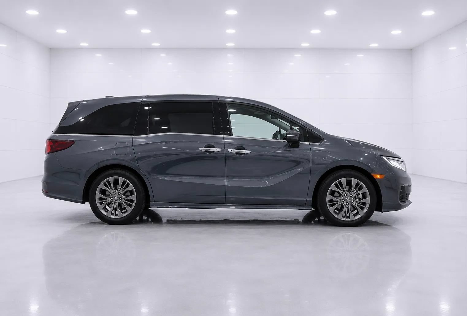 Used 2025 Honda Odyssey Touring image 6