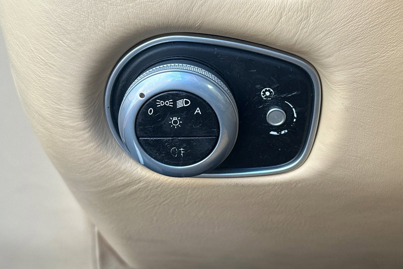 Used 2014 Aston Martin Vanquish Coupe image 30