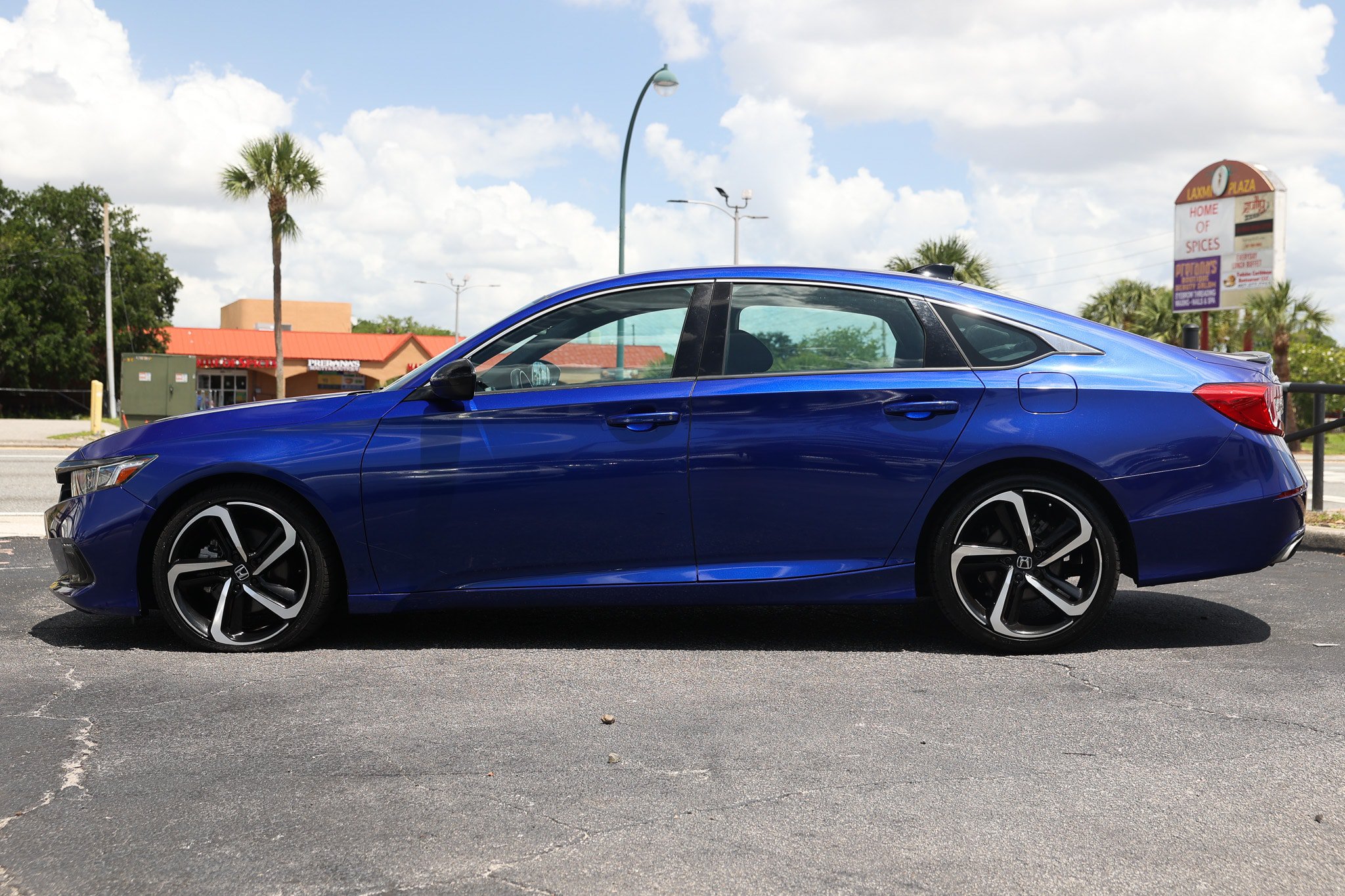 Used 2022 Honda Accord Sport image 4