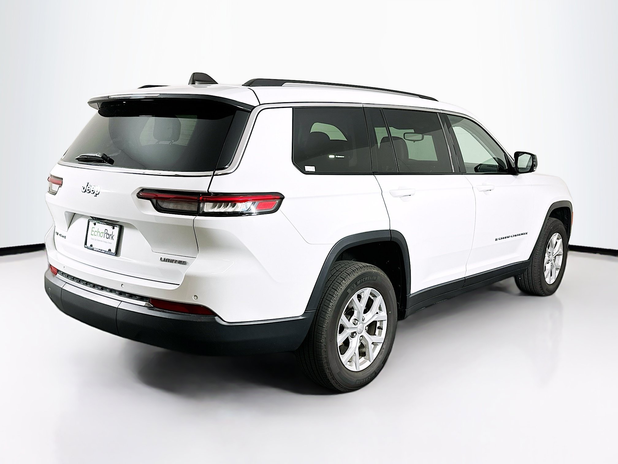 Used 2023 Jeep Grand Cherokee L Limited AWD/4WD image 9
