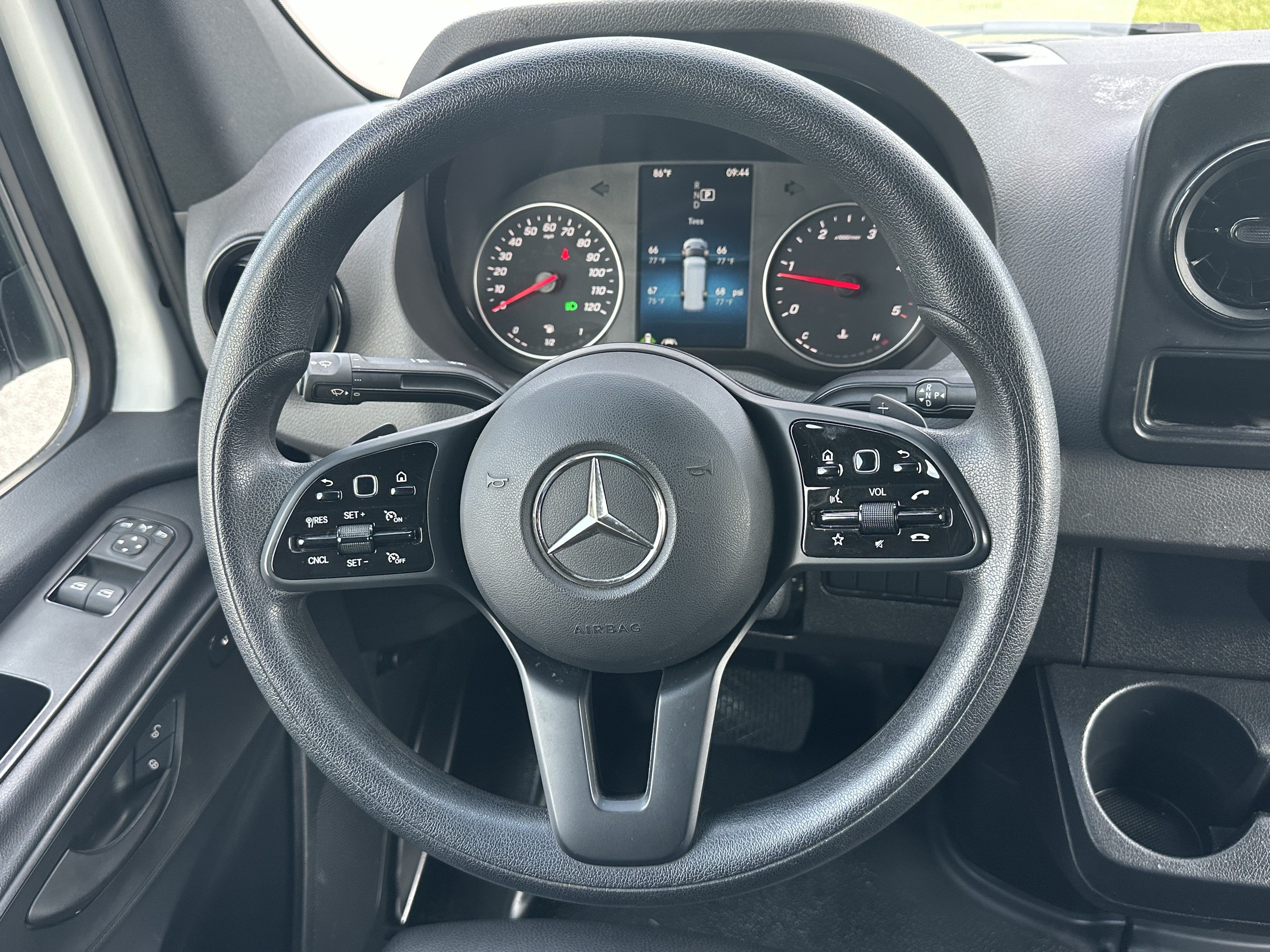 Used 2024 Mercedes-Benz Sprinter 2500 image 21