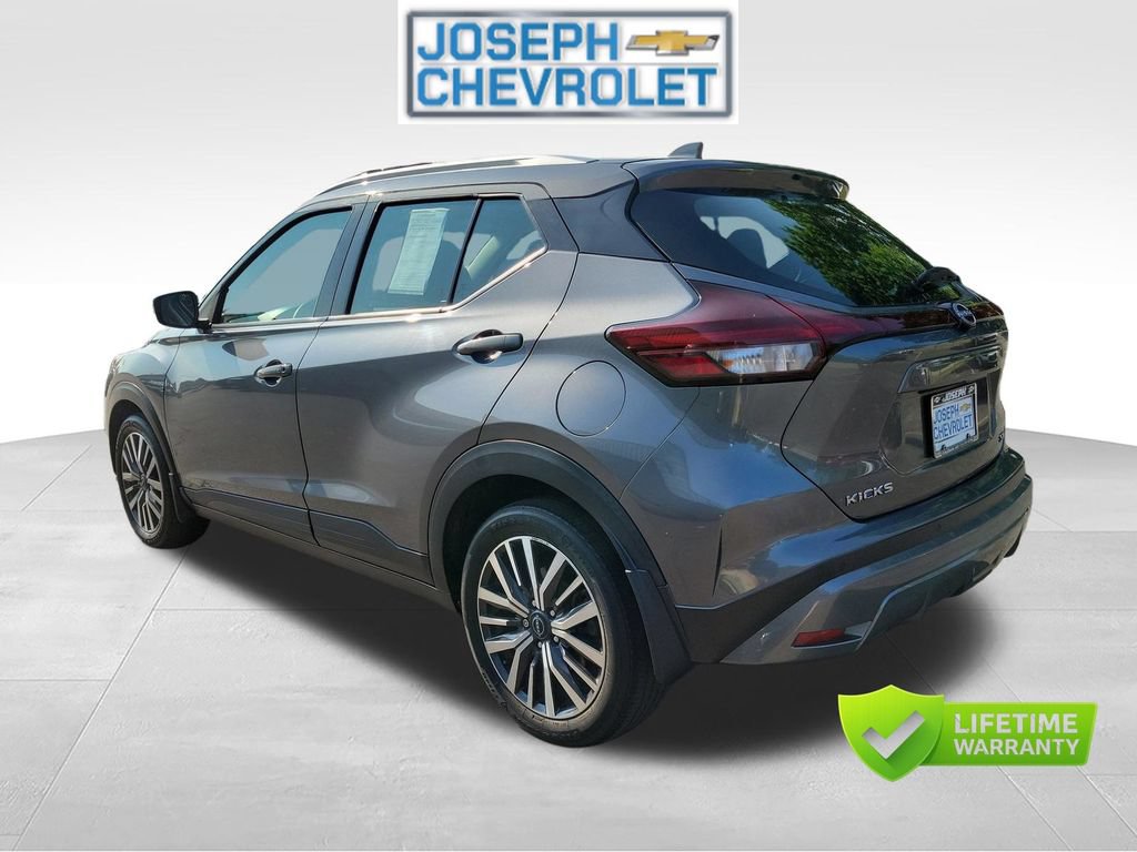 Used 2022 Nissan Kicks SV FWD image 3