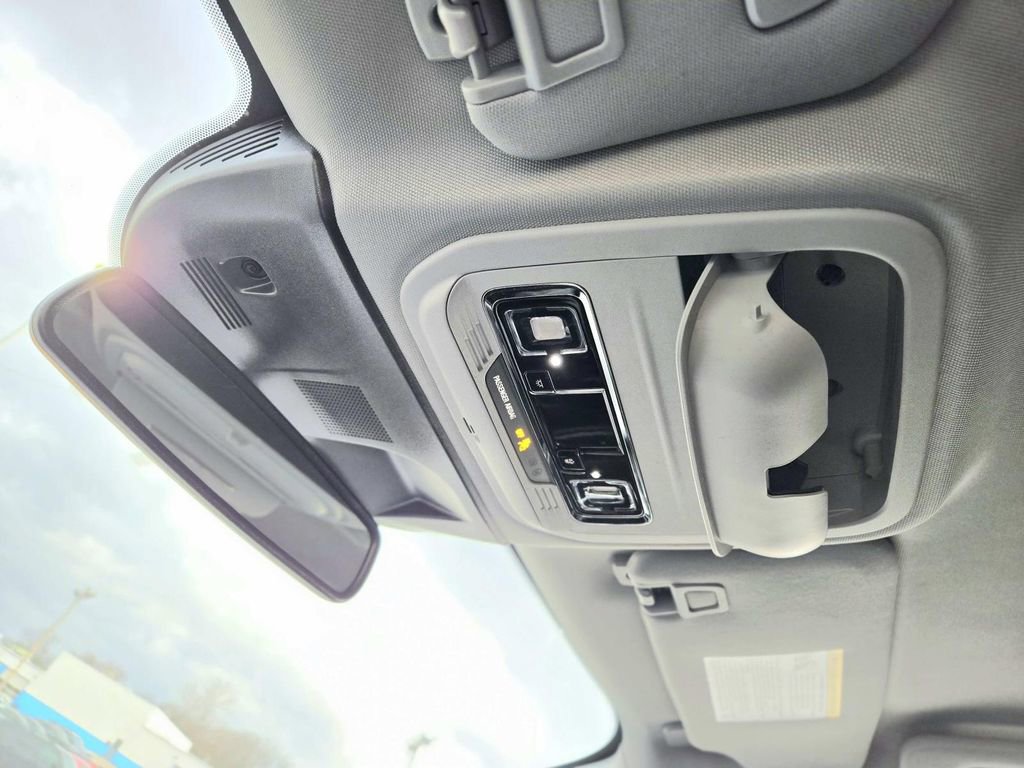 Used 2021 Lincoln Corsair AWD w/ Equipment Group 101A image 34