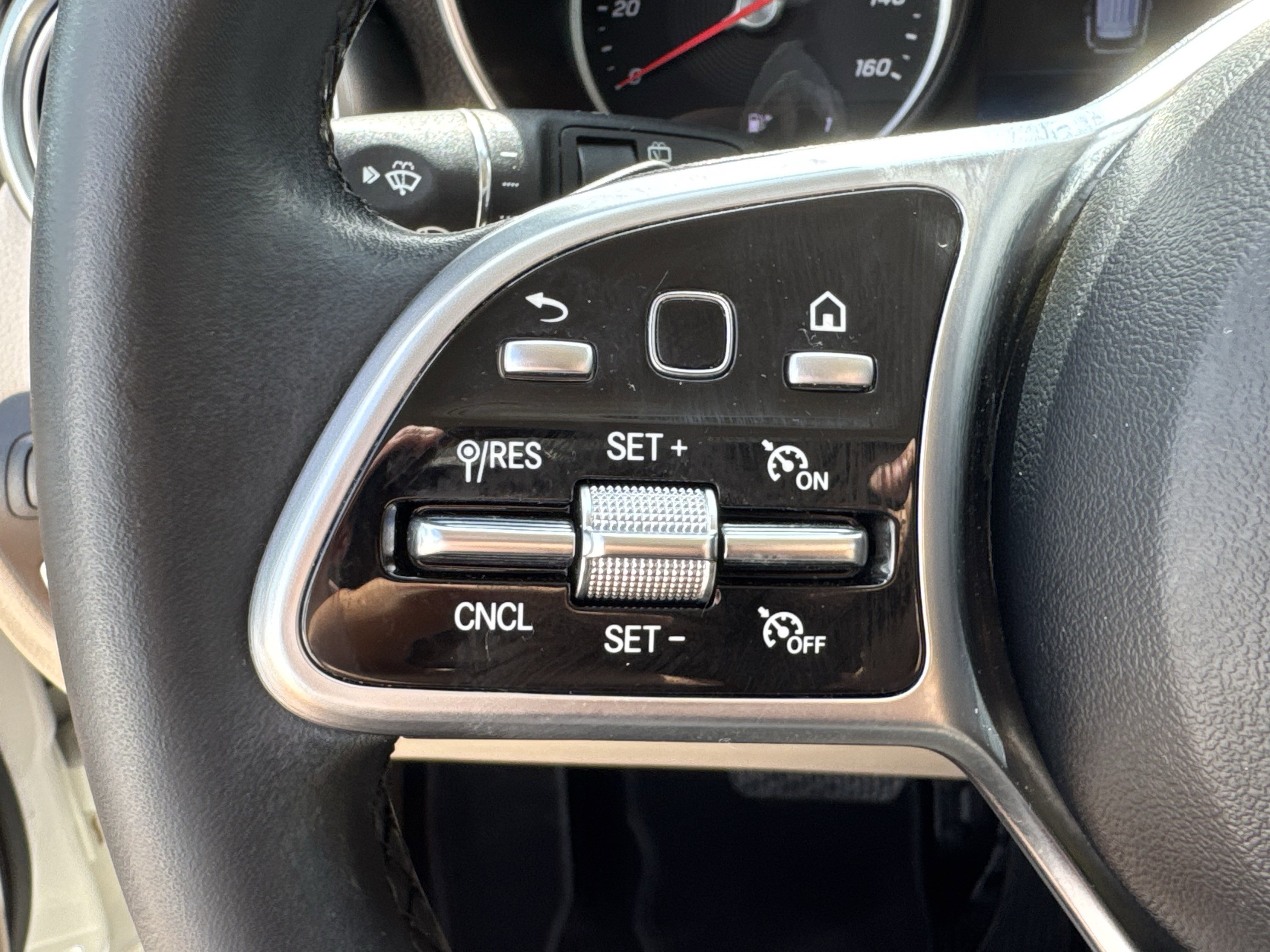 Used 2022 Mercedes-Benz GLC 300 image 25