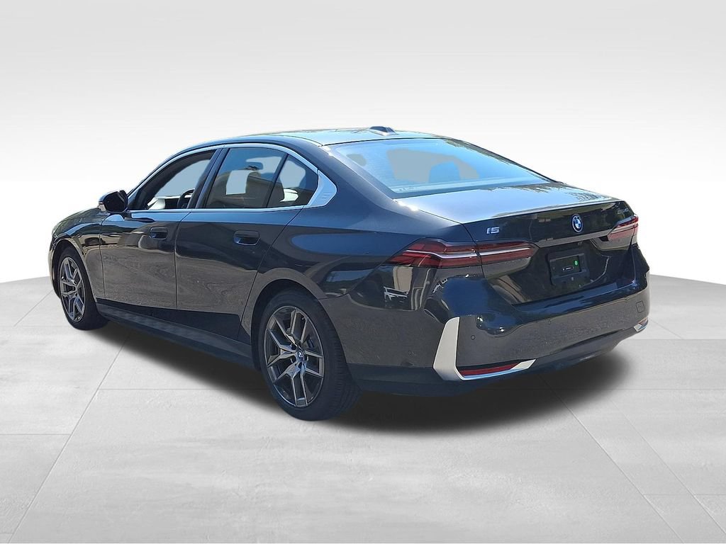 Used 2025 BMW i5 eDrive40i RWD image 4