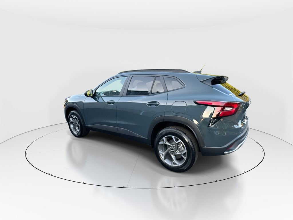 New 2026 Chevrolet Trax LT w/ LT Convenience Package FWD image 6