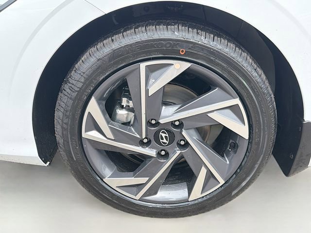 New 2026 Hyundai Elantra Limited FWD image 33