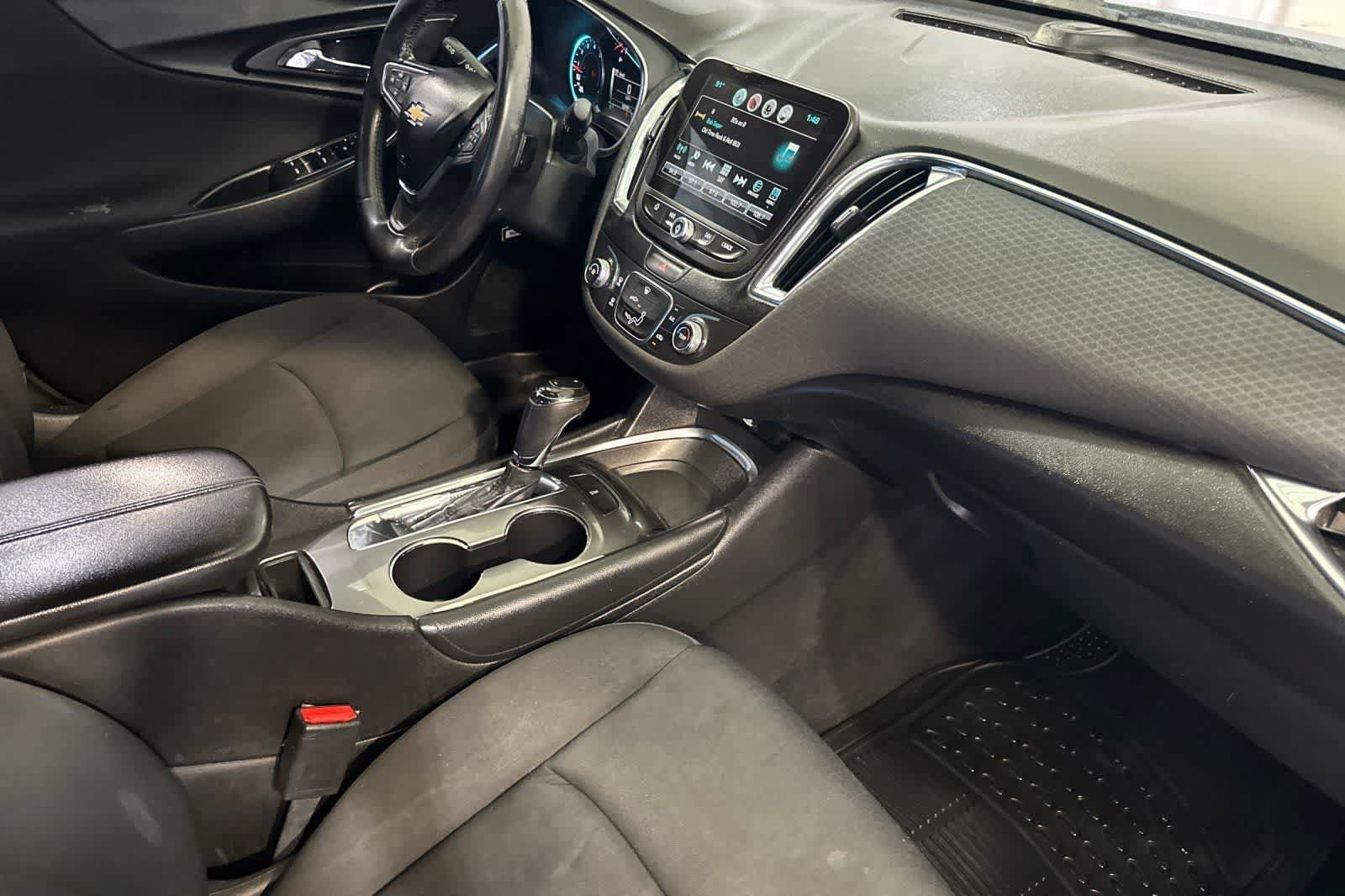Used 2016 Chevrolet Malibu LT FWD image 17