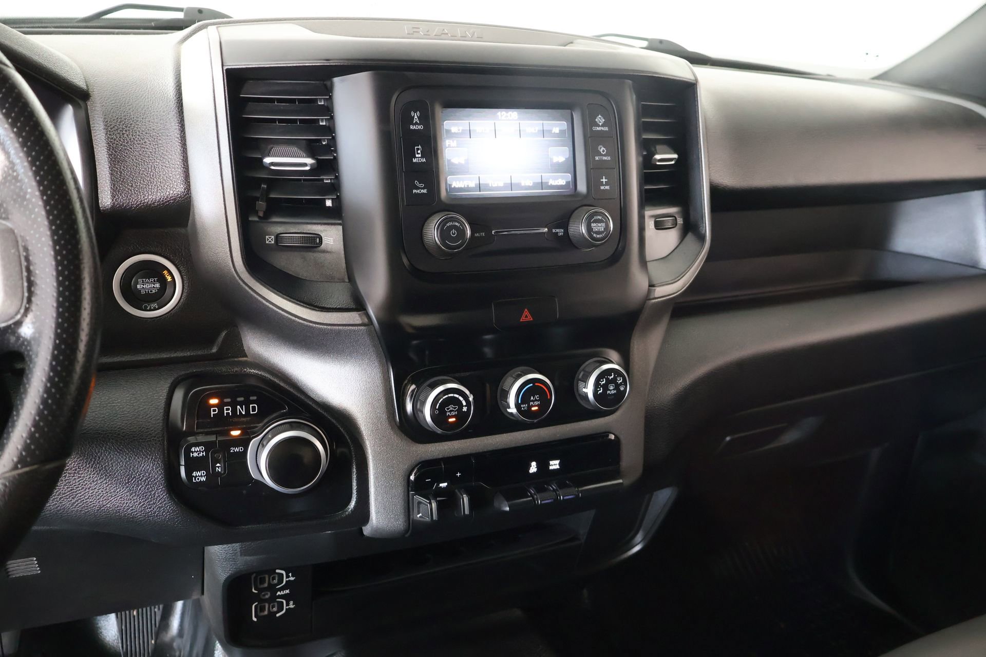 Used 2023 RAM 2500 Tradesman w/ Chrome Appearance Group AWD/4WD image 5