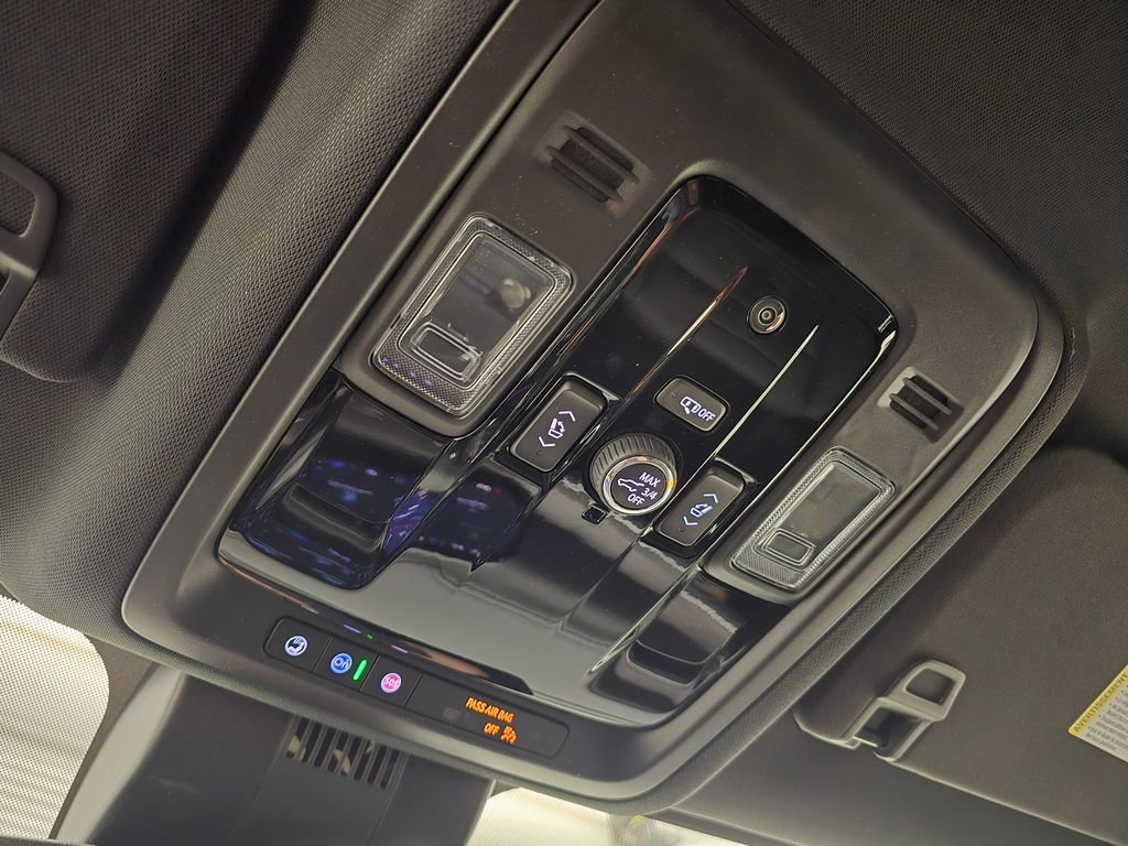 New 2026 Chevrolet Suburban LT w/ Comfort Package image 25