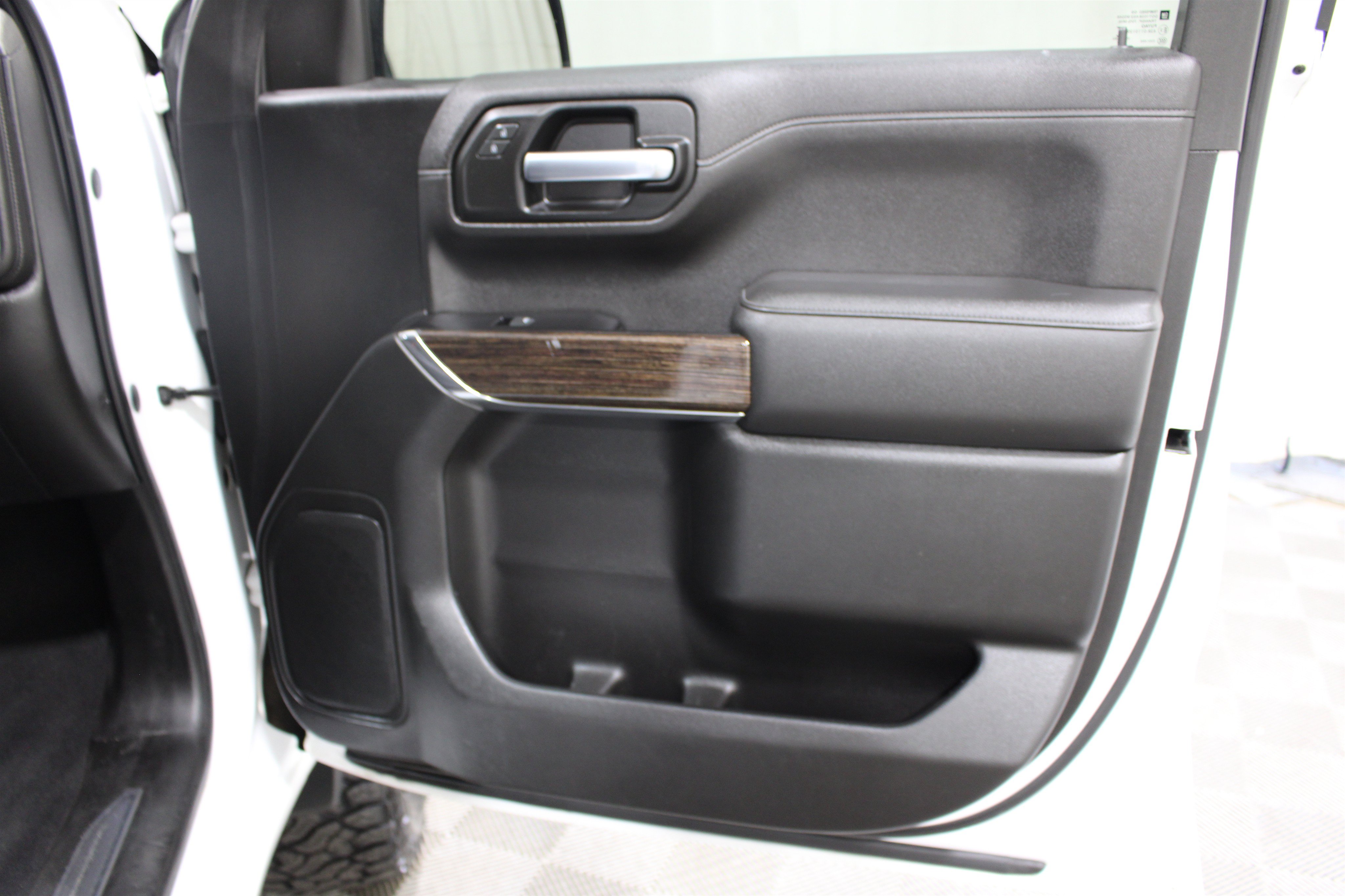Used 2019 GMC Sierra 1500 SLE w/ SLE Value Package AWD/4WD image 24