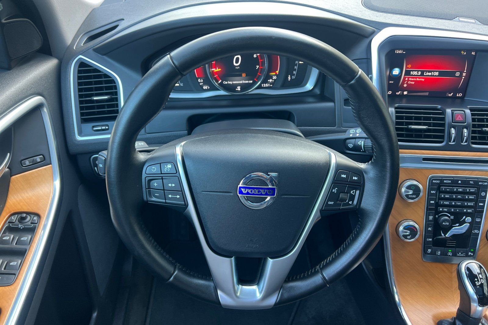 Used 2017 Volvo XC60 T5 Inscription w/ Advanced Package image 13