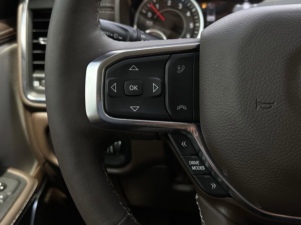 Used 2025 RAM 1500 Laramie AWD/4WD image 14