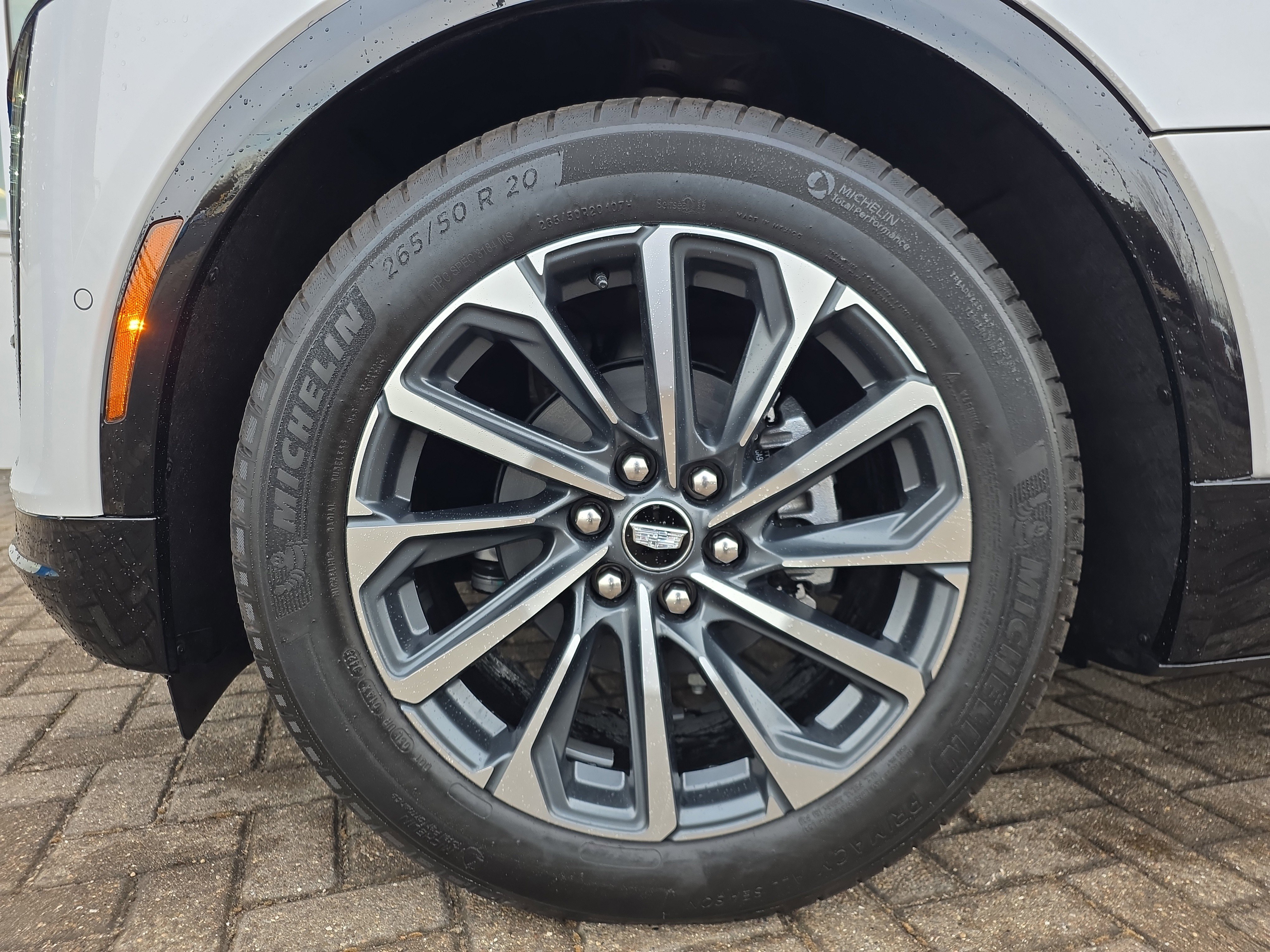 Used 2025 Cadillac Lyriq Sport image 11