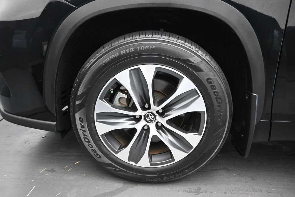 Used 2020 Toyota Highlander XLE AWD/4WD image 64