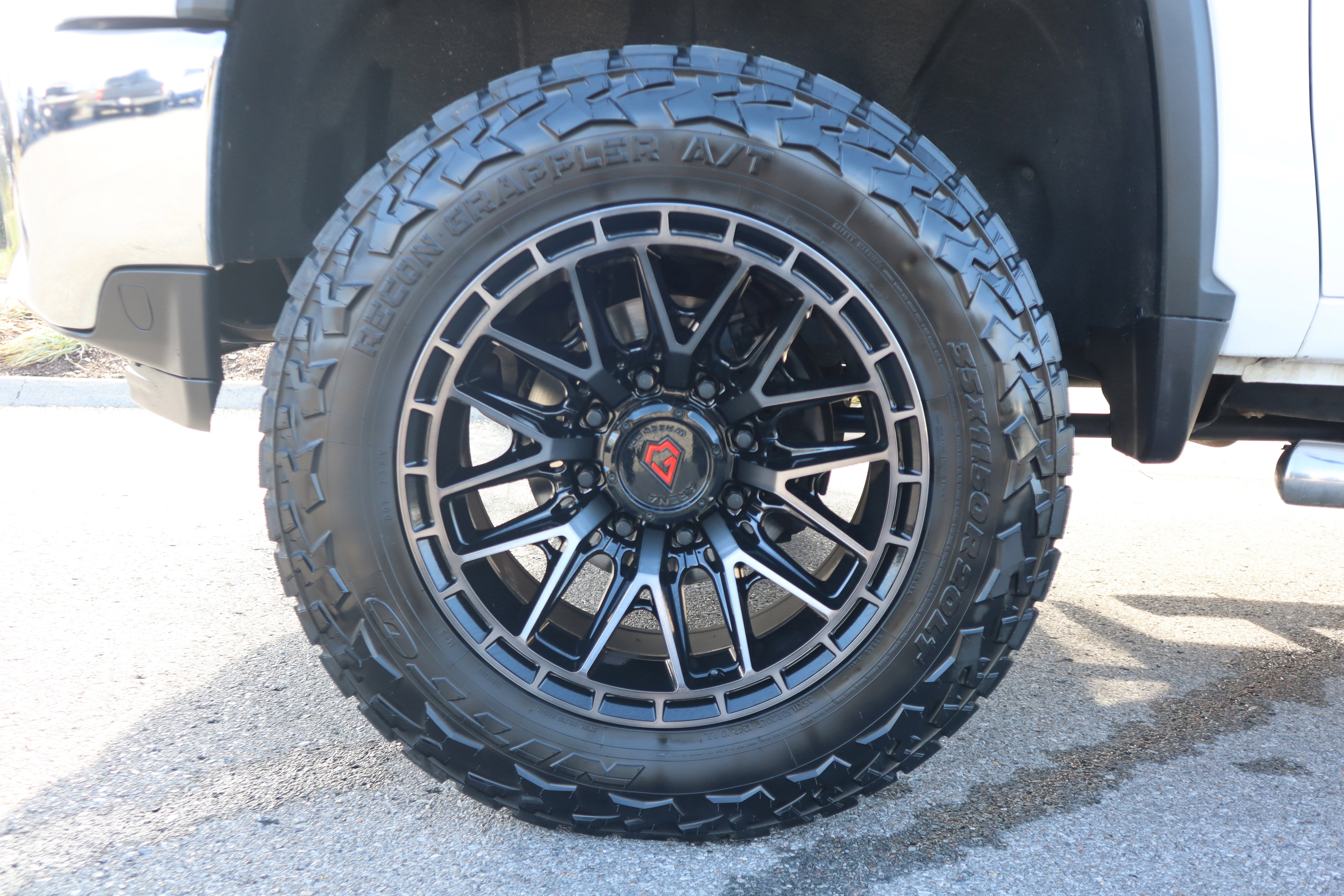 Used 2021 Chevrolet Silverado 2500 LTZ w/ LTZ Convenience Package image 12