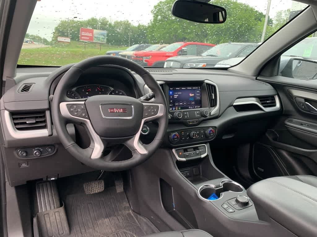Used 2024 GMC Terrain SLT w/ Infotainment Package II AWD/4WD image 17