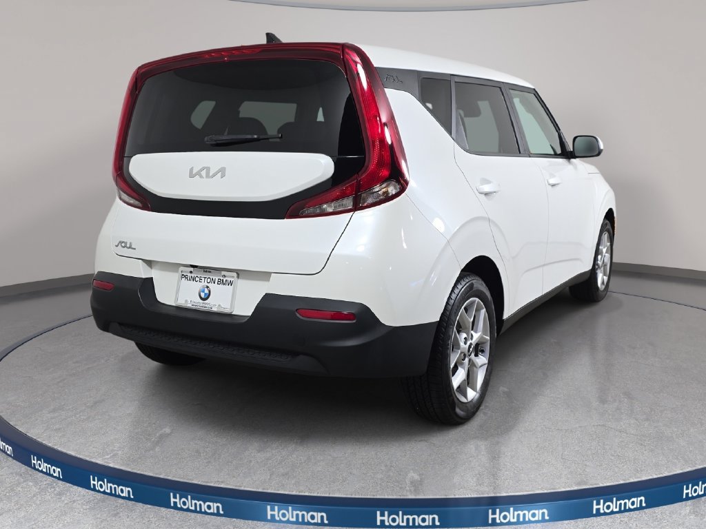Used 2022 Kia Soul LX w/ Technology Package FWD image 6